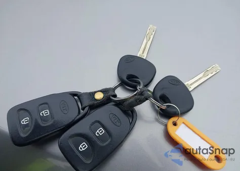 2013 Kia Sorento Lx z USA, uszkodzony, nr VIN 5XYKT3A62DG419245